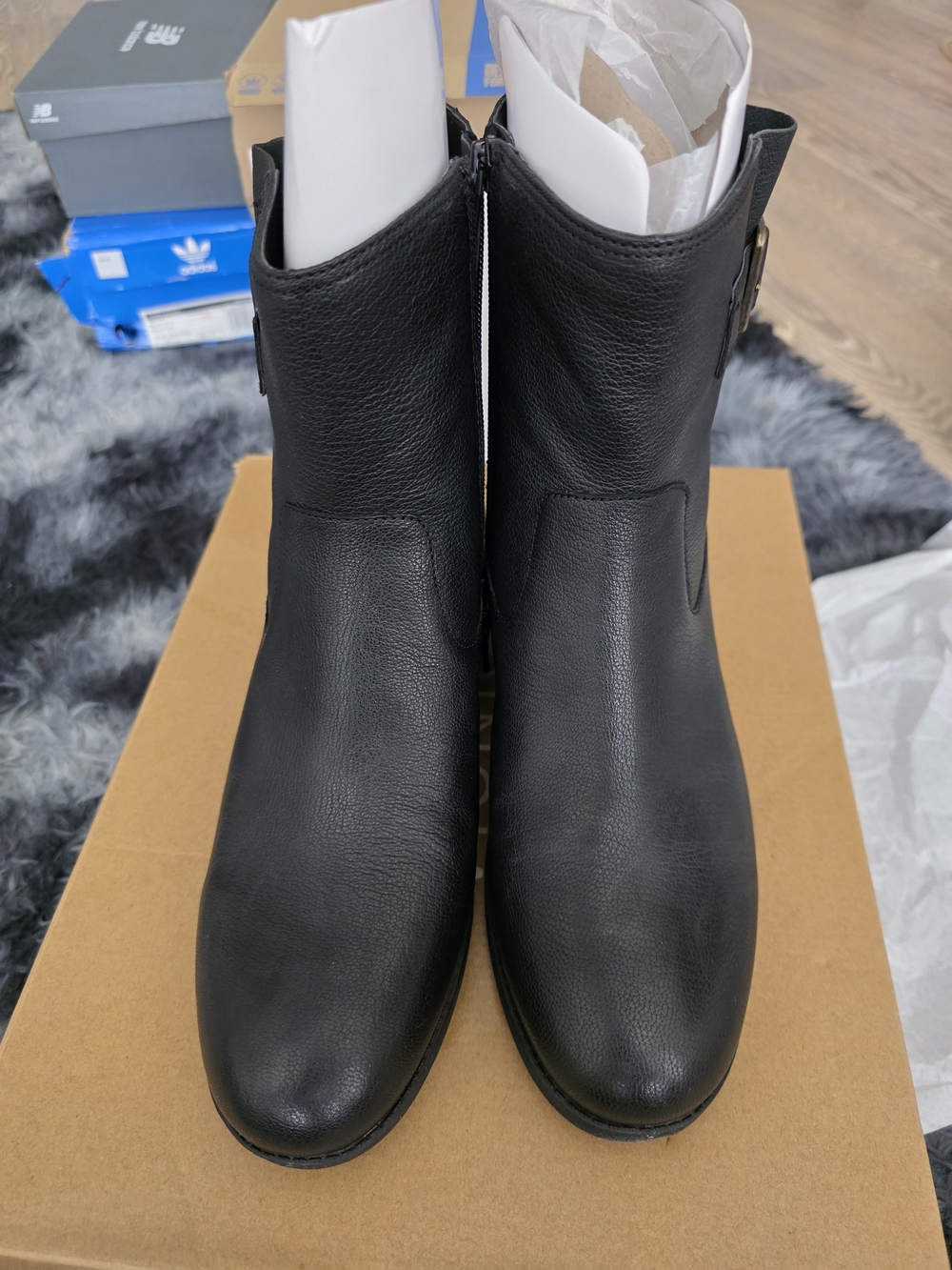 VIONIC Black Leather Ankle Boots